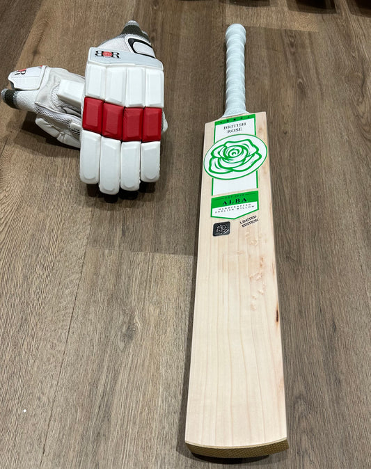 Black Friday Deal: Alba Green, Size 6 Junior Bat - Incl. Free Academy Batting Gloves
